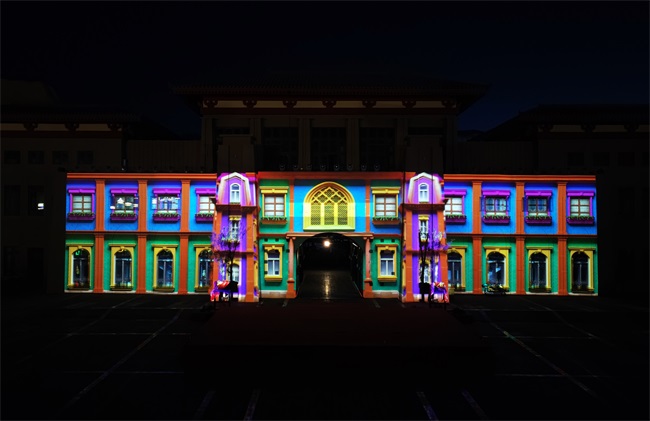 The Wensu Ancient City Projection Show uses the Wincomnke Krinda projector