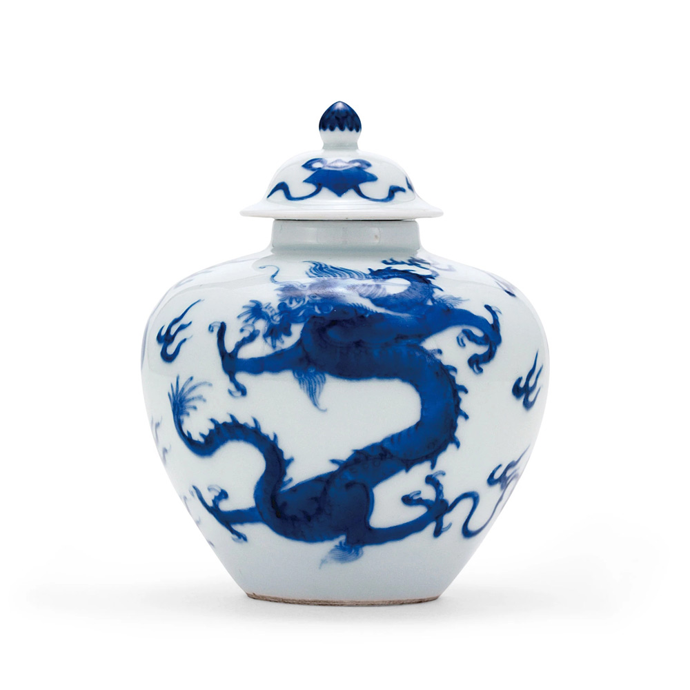 青花(huā)龙纹小(xiǎo)盖罐
