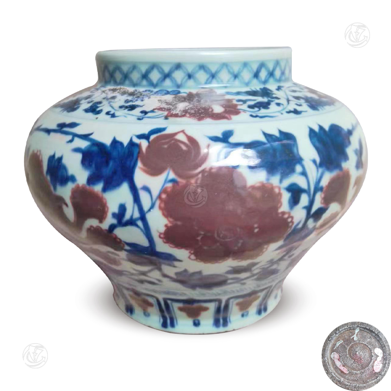 青花(huā)釉里红牡丹纹罐