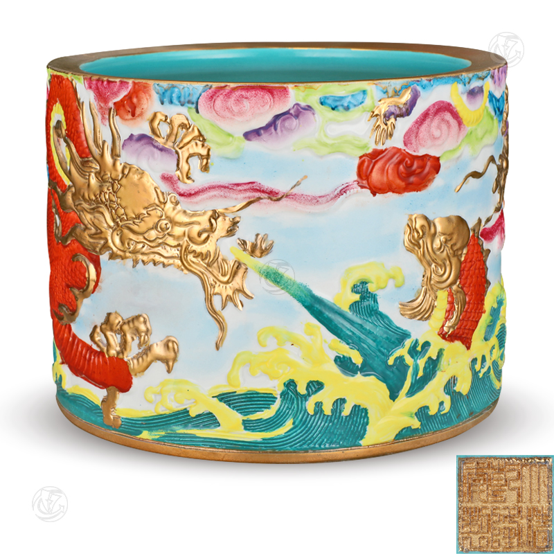 大清乾隆年制粉彩鱼化龙筆(bǐ)海